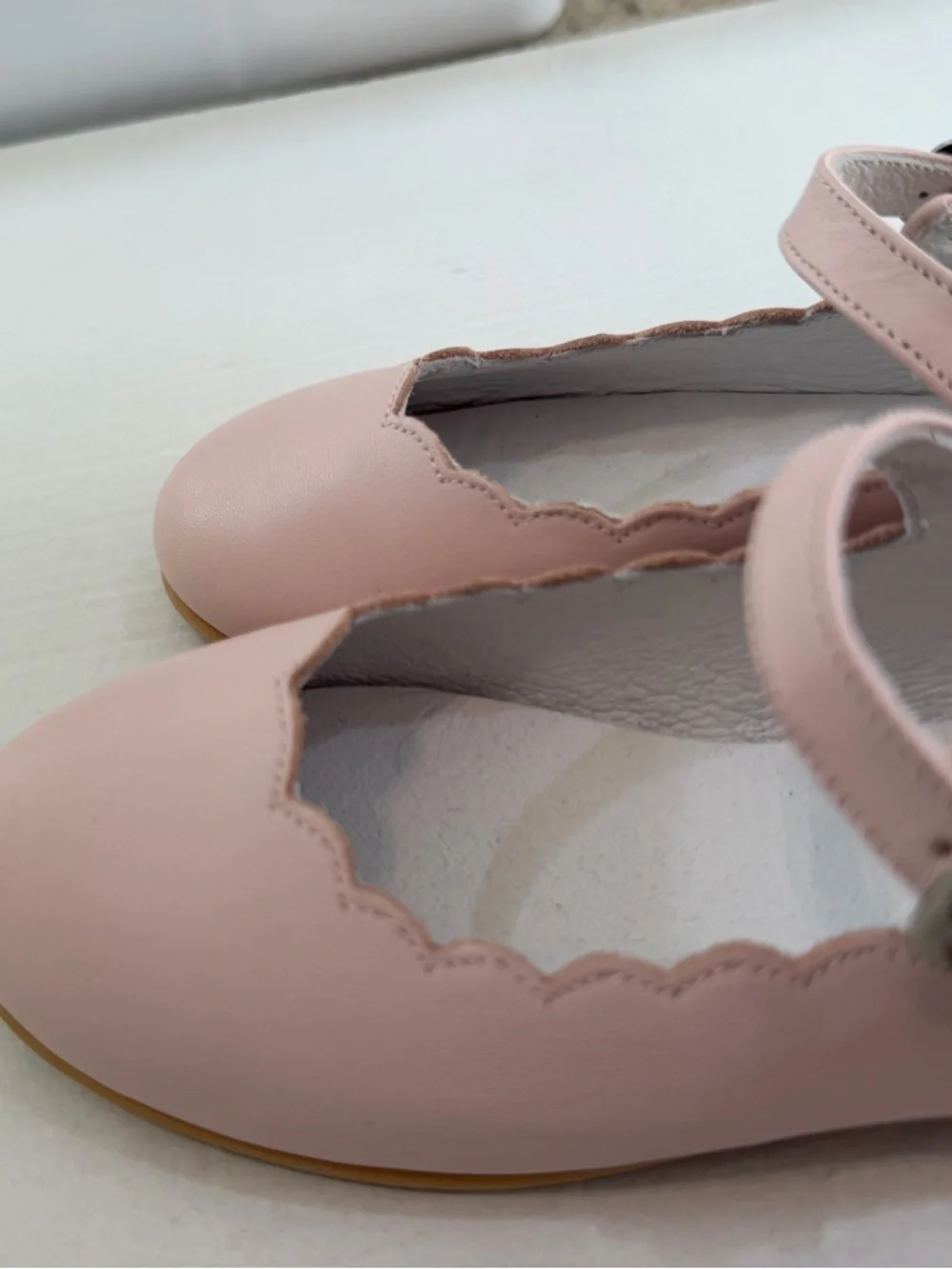 La Coqueta Blush Nappa Leather Scallop Mary Jane Shoes Girls Size 26 EU / US 9.5